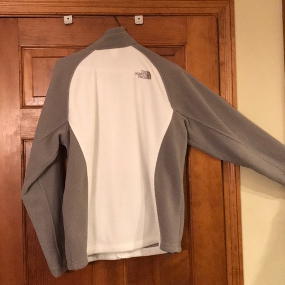 North Face Gray and White Fleece Jacket - Picture 2 of 2
